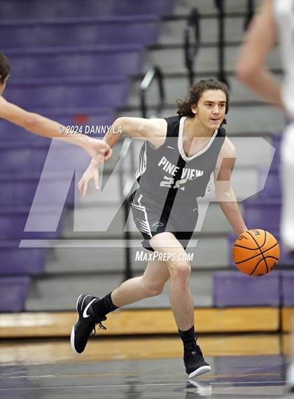 Thumbnail 1 in Pine View vs. Elko (Riverton Holiday Tournament) photogallery.