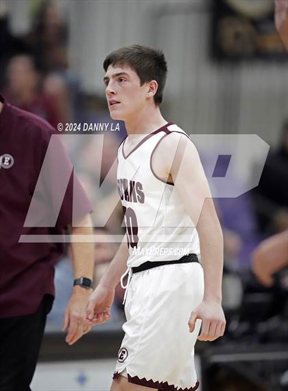 Thumbnail 1 in Pine View vs. Elko (Riverton Holiday Tournament) photogallery.