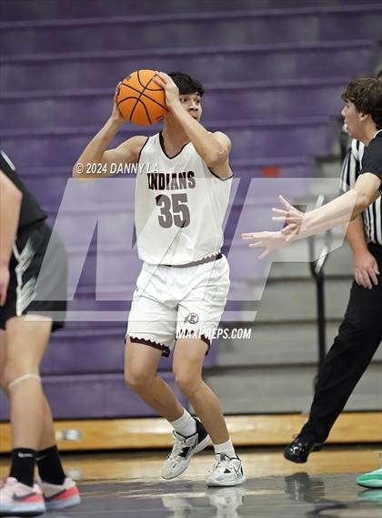 Thumbnail 1 in Pine View vs. Elko (Riverton Holiday Tournament) photogallery.