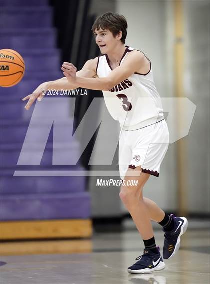 Thumbnail 1 in Pine View vs. Elko (Riverton Holiday Tournament) photogallery.