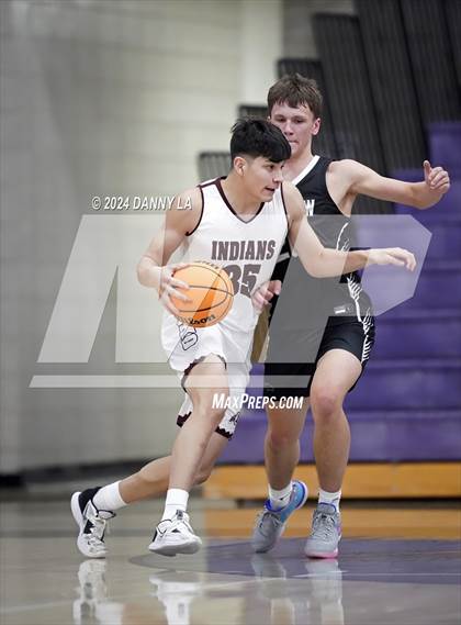 Thumbnail 3 in Pine View vs. Elko (Riverton Holiday Tournament) photogallery.