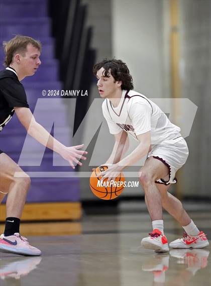 Thumbnail 1 in Pine View vs. Elko (Riverton Holiday Tournament) photogallery.