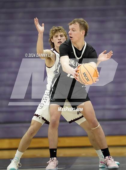 Thumbnail 2 in Pine View vs. Elko (Riverton Holiday Tournament) photogallery.