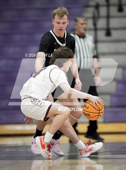 Thumbnail 3 in Pine View vs. Elko (Riverton Holiday Tournament) photogallery.