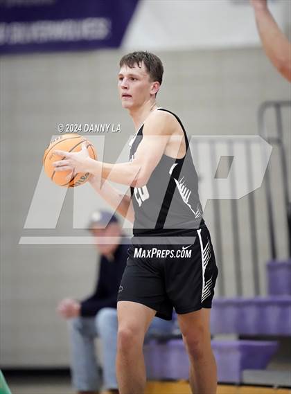 Thumbnail 2 in Pine View vs. Elko (Riverton Holiday Tournament) photogallery.