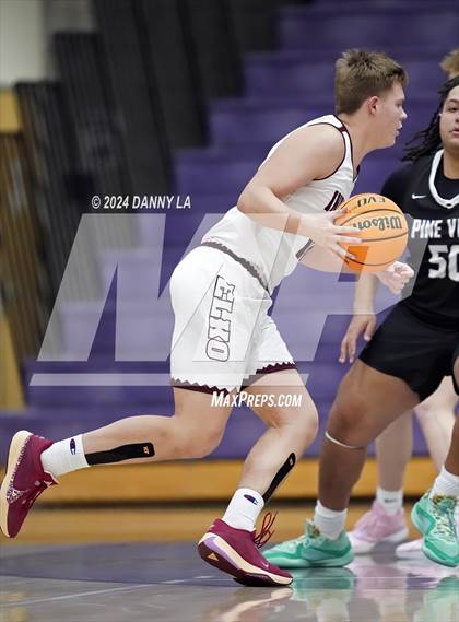 Thumbnail 2 in Pine View vs. Elko (Riverton Holiday Tournament) photogallery.