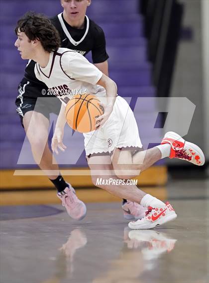 Thumbnail 3 in Pine View vs. Elko (Riverton Holiday Tournament) photogallery.