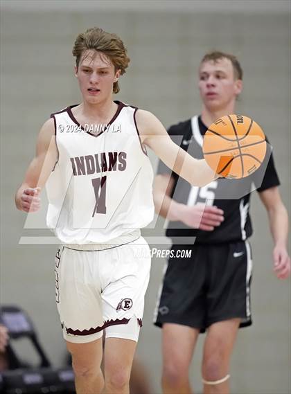 Thumbnail 3 in Pine View vs. Elko (Riverton Holiday Tournament) photogallery.