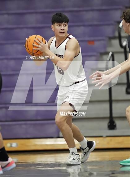 Thumbnail 2 in Pine View vs. Elko (Riverton Holiday Tournament) photogallery.