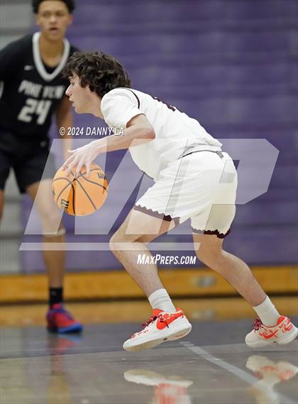 Thumbnail 3 in Pine View vs. Elko (Riverton Holiday Tournament) photogallery.