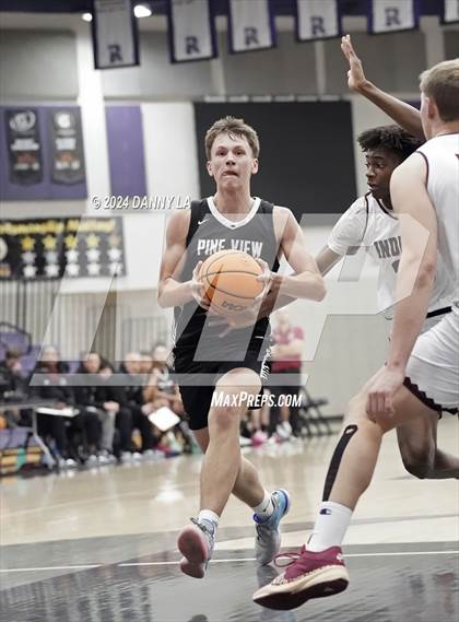 Thumbnail 1 in Pine View vs. Elko (Riverton Holiday Tournament) photogallery.