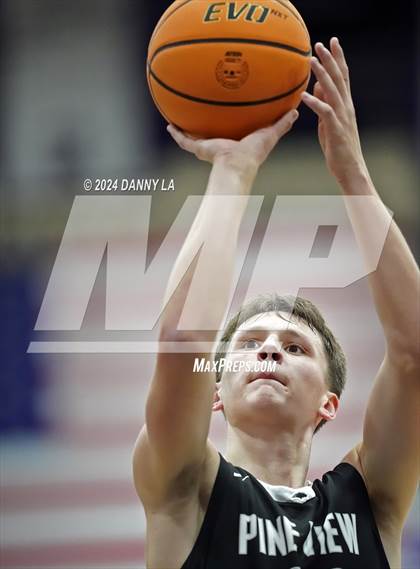 Thumbnail 1 in Pine View vs. Elko (Riverton Holiday Tournament) photogallery.