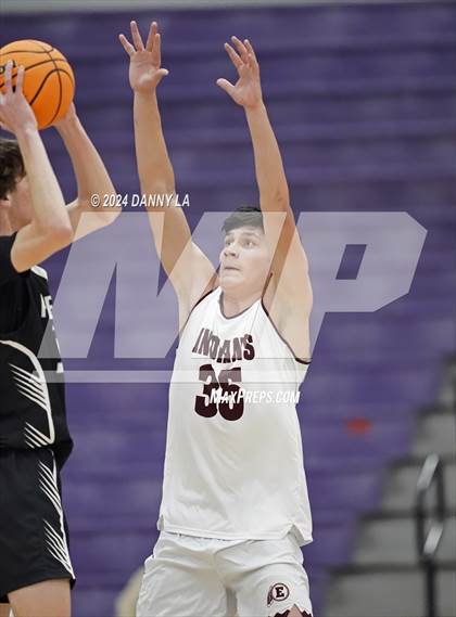 Thumbnail 1 in Pine View vs. Elko (Riverton Holiday Tournament) photogallery.