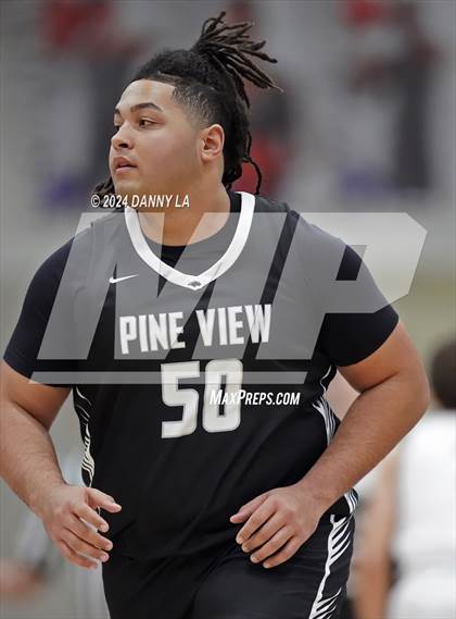Thumbnail 1 in Pine View vs. Elko (Riverton Holiday Tournament) photogallery.