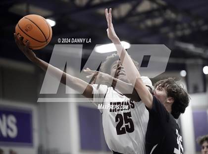 Thumbnail 1 in Pine View vs. Elko (Riverton Holiday Tournament) photogallery.