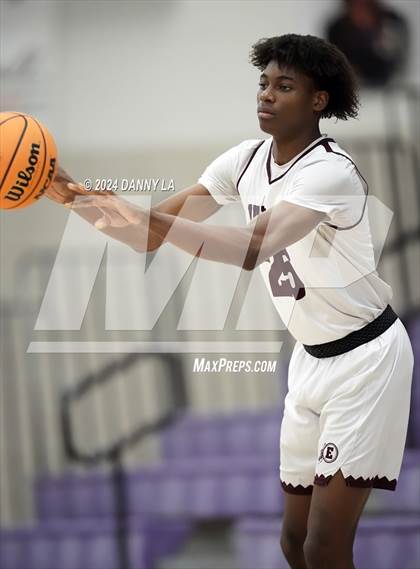 Thumbnail 3 in Pine View vs. Elko (Riverton Holiday Tournament) photogallery.