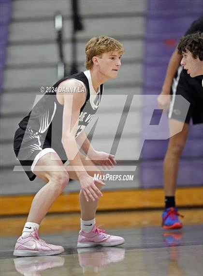 Thumbnail 1 in Pine View vs. Elko (Riverton Holiday Tournament) photogallery.