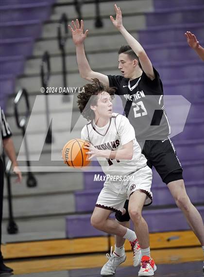 Thumbnail 2 in Pine View vs. Elko (Riverton Holiday Tournament) photogallery.