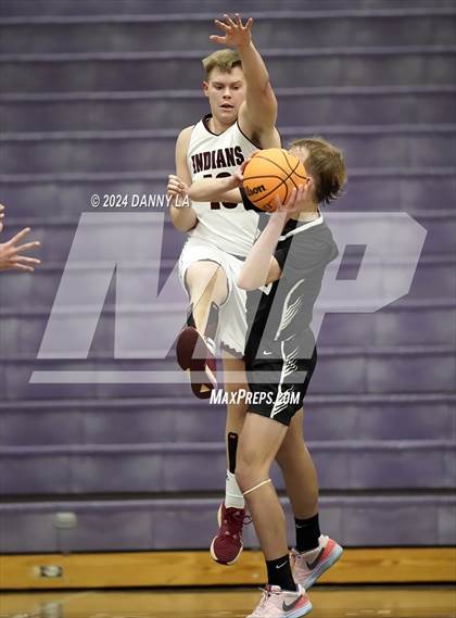Thumbnail 2 in Pine View vs. Elko (Riverton Holiday Tournament) photogallery.