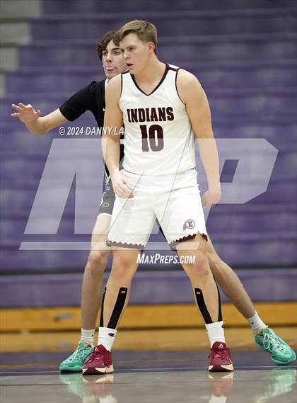 Thumbnail 3 in Pine View vs. Elko (Riverton Holiday Tournament) photogallery.