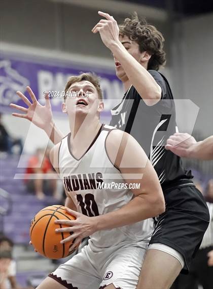 Thumbnail 1 in Pine View vs. Elko (Riverton Holiday Tournament) photogallery.