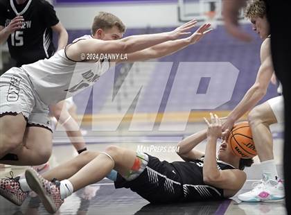 Thumbnail 3 in Pine View vs. Elko (Riverton Holiday Tournament) photogallery.