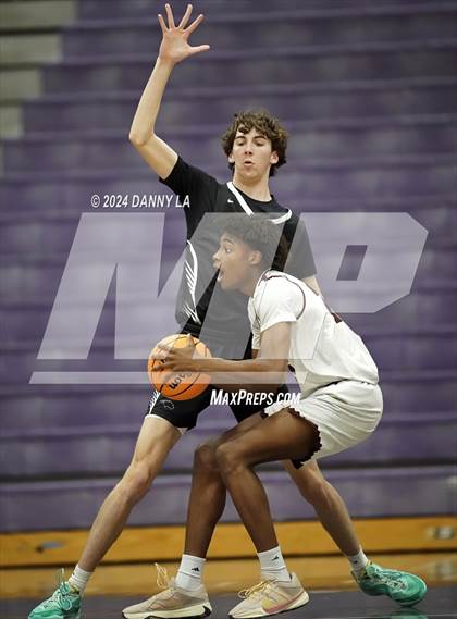 Thumbnail 2 in Pine View vs. Elko (Riverton Holiday Tournament) photogallery.