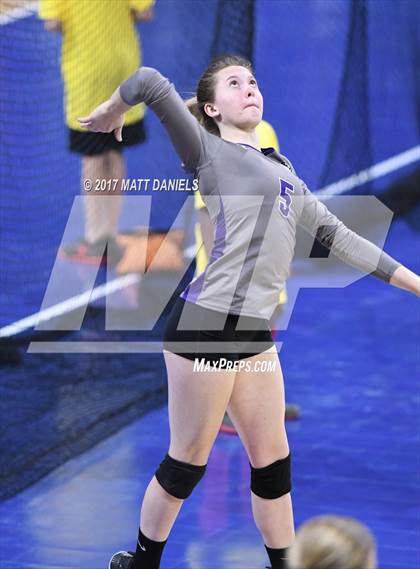 Thumbnail 2 in Niwot vs. Discovery Canyon (CHSAA 4A Pool 4) photogallery.