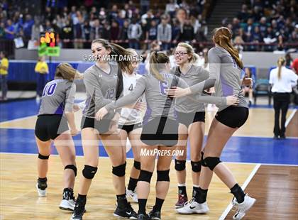 Thumbnail 1 in Niwot vs. Discovery Canyon (CHSAA 4A Pool 4) photogallery.