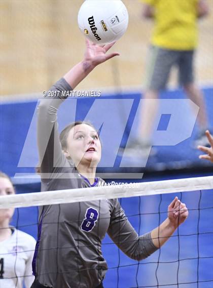 Thumbnail 2 in Niwot vs. Discovery Canyon (CHSAA 4A Pool 4) photogallery.