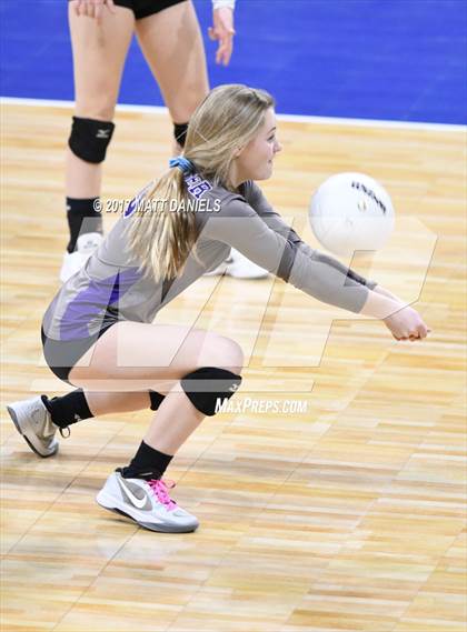 Thumbnail 2 in Niwot vs. Discovery Canyon (CHSAA 4A Pool 4) photogallery.