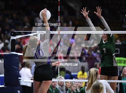Thumbnail 2 in Niwot vs. Discovery Canyon (CHSAA 4A Pool 4) photogallery.
