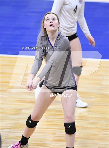 Thumbnail 3 in Niwot vs. Discovery Canyon (CHSAA 4A Pool 4) photogallery.