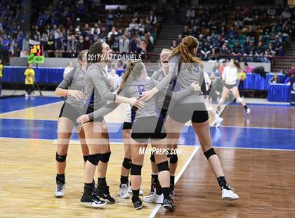 Thumbnail 2 in Niwot vs. Discovery Canyon (CHSAA 4A Pool 4) photogallery.