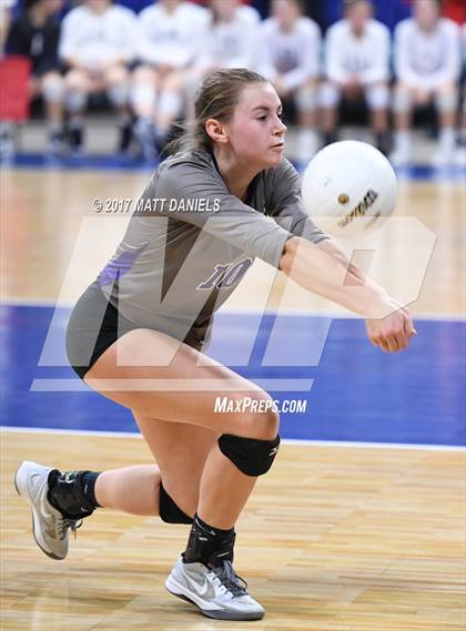 Thumbnail 1 in Niwot vs. Discovery Canyon (CHSAA 4A Pool 4) photogallery.