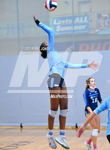 Thumbnail 3 in Horizon vs. Marymount (Nike Tournament of Champions) - Platinum Division - Final photogallery.