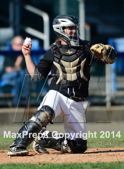 Thumbnail 2 in Xavier vs. Fairfield Prep (SCC Semifinal) photogallery.