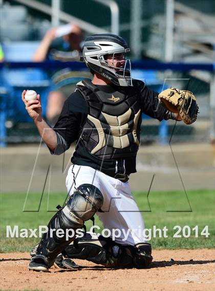 Thumbnail 2 in Xavier vs. Fairfield Prep (SCC Semifinal) photogallery.