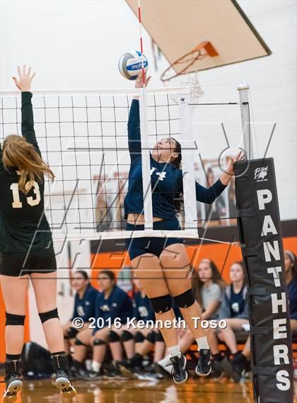 Thumbnail 1 in Providence Catholic @ TMI-Episcopal photogallery.