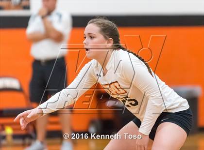 Thumbnail 2 in Providence Catholic @ TMI-Episcopal photogallery.