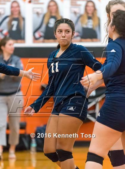 Thumbnail 2 in Providence Catholic @ TMI-Episcopal photogallery.