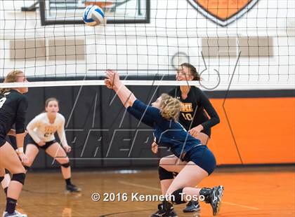 Thumbnail 1 in Providence Catholic @ TMI-Episcopal photogallery.