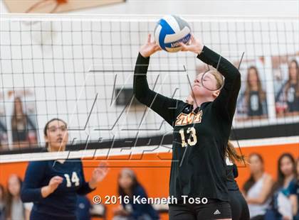 Thumbnail 3 in Providence Catholic @ TMI-Episcopal photogallery.