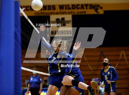 Thumbnail 1 in Heide Trask @ Richlands photogallery.