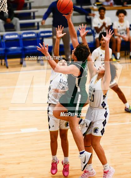 Thumbnail 3 in FR: Bishop Brossart vs Lloyd Memorial photogallery.