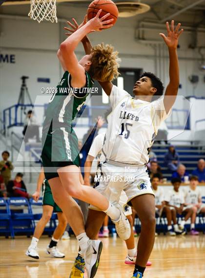 Thumbnail 1 in FR: Bishop Brossart vs Lloyd Memorial photogallery.