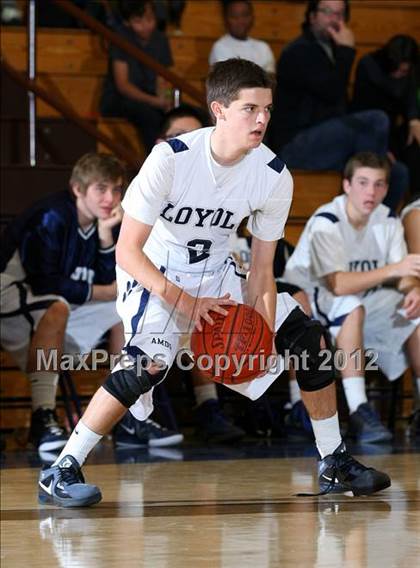 Thumbnail 2 in Notre Dame vs. Loyola photogallery.