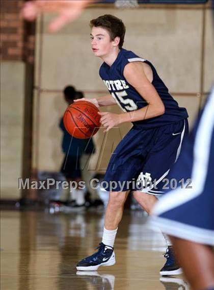 Thumbnail 3 in Notre Dame vs. Loyola photogallery.