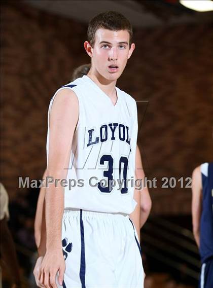 Thumbnail 3 in Notre Dame vs. Loyola photogallery.