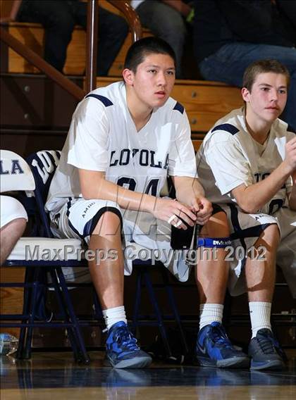 Thumbnail 1 in Notre Dame vs. Loyola photogallery.